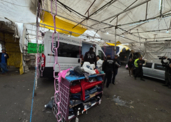 Encuentran cadáver envuelto en cobija en calles de Tepito