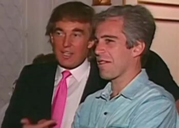 Trump viajó en avión de Epstein al menos 8 veces, revelan nuevos documentos