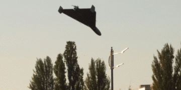 Rusia lanza drones y misiles contra Kiev previo a reunión entre Trump y Zelensky