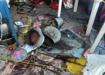 Reportan 15 personas quemadas tras explosión de gas en bazar navideño de Edomex