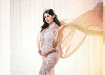 Mona anuncia que espera a su primer bebé junto al influencer Geros