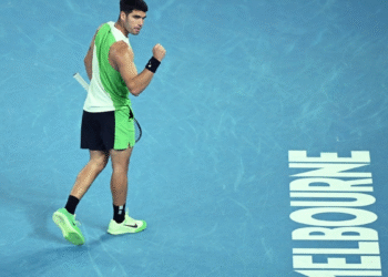 Carlos Alcaraz alcanza su primera semifinal en el Abierto de Australia