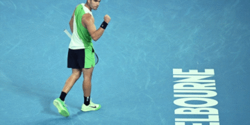 Carlos Alcaraz alcanza su primera semifinal en el Abierto de Australia