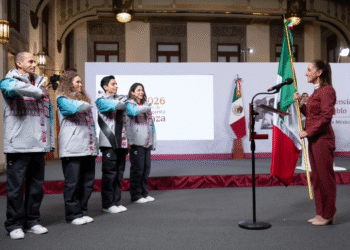 Sheinbaum abandera a delegación mexicana que participará en Juegos Olímpicos de Invierno