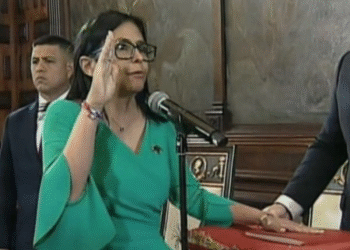 Delcy Rodríguez juró como presidenta encargada de Venezuela para garantizar paz y estabilidad