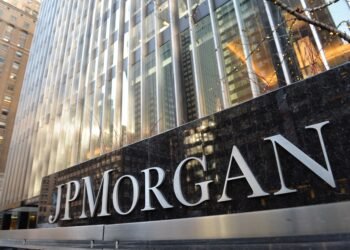 Trump demanda a JPMorgan y a su director ejecutivo por USD 5 mil millones