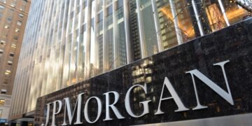 Trump demanda a JPMorgan y a su director ejecutivo por USD 5 mil millones