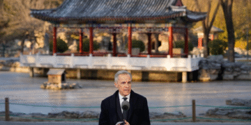 Canadá rebaja su arancel de 100% a automóviles eléctricos chinos