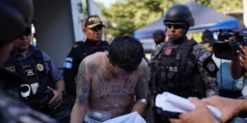 Presidente de Guatemala declara estado de sitio por 30 días tras ataques de pandillas