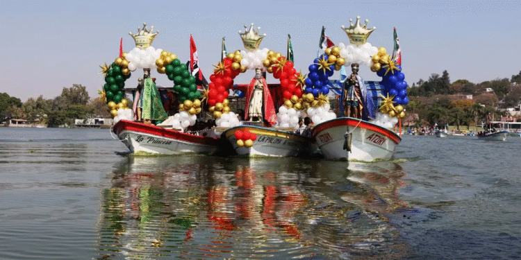 Tradición de Reyes Magos acuáticos en Jalisco reúne a 2 millones de personas