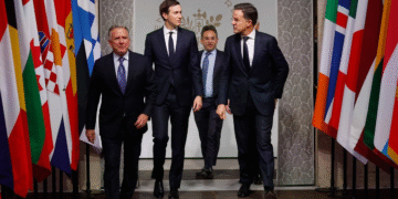 Aliados de Ucrania se reúnen en París para abordar acuerdo de paz con Rusia; EU se centra en Venezuela