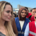 La actriz Angelina Jolie muestra su apoyo a gazatíes en una visita al cruce de Rafah