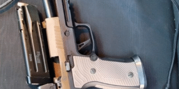 Hombre muerto a tiros en Mineápolis estaba armado y “se resistió violentamente”: gobierno de Trump