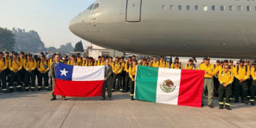 Brigada mexicana continúa combate de incendios forestales en Chile; hay 85 activos