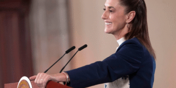 Sheinbaum explica la logística de arribo del avión militar Hércules C-130 en Toluca