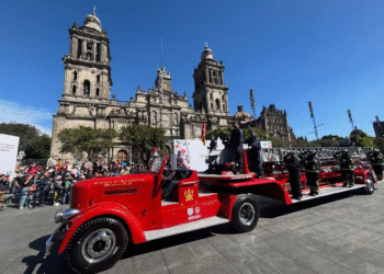 Conmemoran 170 años del Heroico Cuerpo de Bomberos de la CDMX con desfile