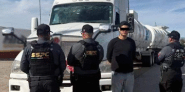 Aseguran 62 mil litros de huachicol en la frontera de Sonora; hay un detenido