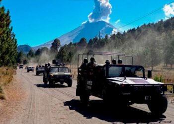 Explosión de mina deja dos militares heridos en Apatzingán