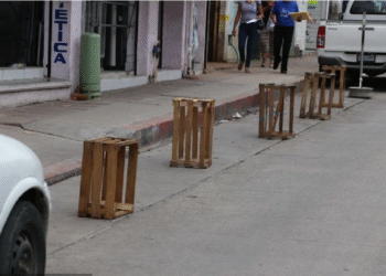 Multas por apartar lugares en la vía pública en CDMX: sanciones contra franeleros en 2026