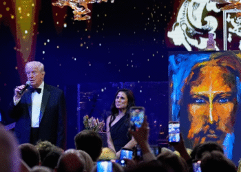 Trump subastó en 2.75 mdd un cuadro pintado por una celebridad de Instagram