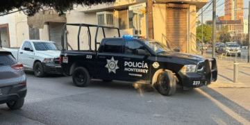 Roban cerca de medio millón de pesos a hombre tras salir de banco en Monterrey