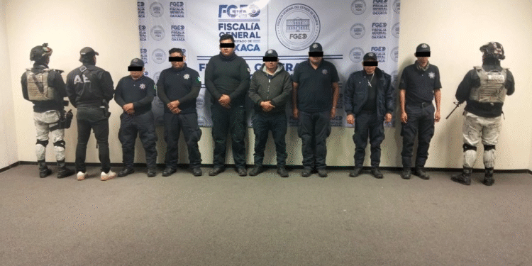 Detienen a siete policías municipales implicados en asesinato de un menor de 10 años en Oaxaca