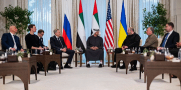 Rusia, Ucrania y EU iniciaron reunión en Abu Dabi en medio de gran hermetismo y el pesimismo de expertos