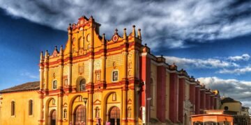 Detienen a tres personas por expedir actas de nacimiento ilegales a extranjeros en Chiapas