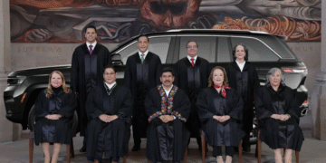 Se blindan ministros de la SCJN; compran nueve camionetas de alta gama