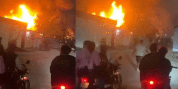 Tragedia, incendio por pirotecnia destruye completamente cuatro casas en Veracruz