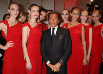 Muere Valentino Garavani, el “último emperador” de la moda, a los 93 años