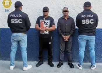 En el Centro Histórico de la CDMX, detienen a dos extorsionadores de Comerciantes