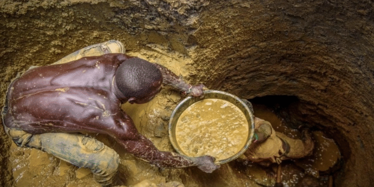 Al menos 37 mueren por inhalar monóxido de carbono dentro de mina en Nigeria