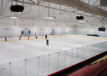 Tiroteo en pista de hielo de Pawtucket, EU deja dos personas muertas y al menos 3 heridos; agresor también fallece