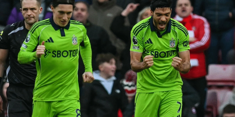 Raúl Jiménez anota doblete en triunfo del Fulham