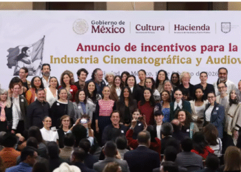 Salma Hayek y Claudia Sheinbaum impulsan nuevos incentivos para cine y series en México
