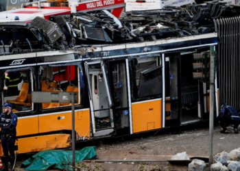 Se estrella tranvía contra edificio, al menos un muerto y 39 heridos en Milán