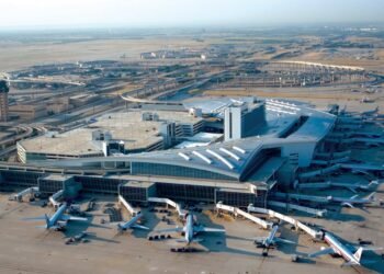 Cierre aéreo en El Paso: choque entre Pentágono y FAA por prueba de láser, no por drones