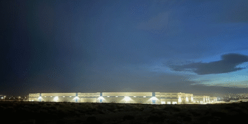 ICE compra en secreto almacenes para centros de detención cerca de El Paso, Texas