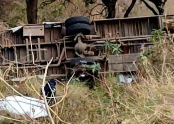 Volcadura de camión de jornaleros en Guanajuato, deja un muerto y 6 lesionados