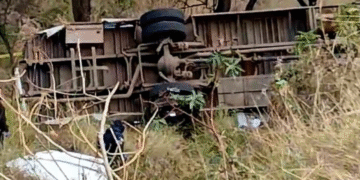 Volcadura de camión de jornaleros en Guanajuato, deja un muerto y 6 lesionados