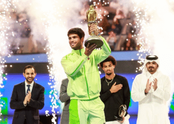 Carlos Alcaraz conquista el ATP de Doha; aplasta a Arthur Fils
