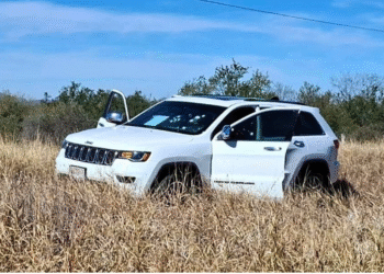 Atacan a alcaldesa de Bacanora; su hijo muere tras agresión en carretera