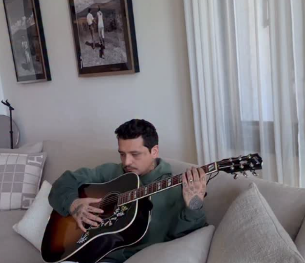 Christian Nodal estrena su nueva canción ‘Incompatibles’