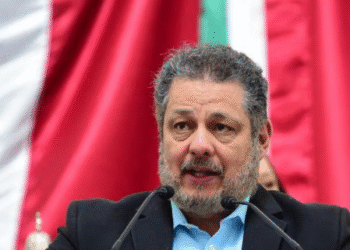 Diputado del PT propone espacios dignos de espera en hospitales de la CdMx