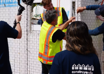 MrBeast y Eugenio Derbez unen esfuerzos para apoyar la educación y construyen una escuela en el estado de México