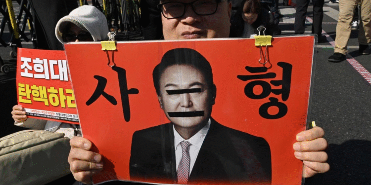 El ex presidente surcoreano Yoon es sentenciado a cadena perpetua por imponer la ley marcial