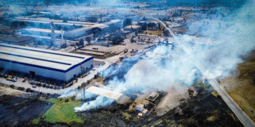 Incendio consume 184 autos en corralón de Fiscalía General de Justicia de Tlaxcala