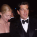 John F. Kennedy Jr. y Carolyn Bessette, la pareja más fotografiada de los 90 que sin redes sociales eran virales