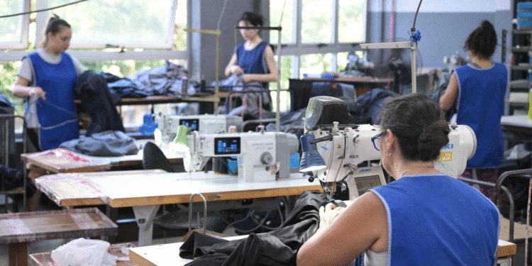 Central sindical de Argentina convoca a huelga general para frenar la reforma laboral de Milei